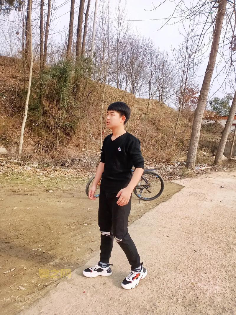 高中男孩闹乌龙：半夜洗头准备上学，网友笑喷！