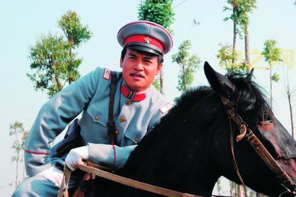 烈焰雄心：揭秘抗战背后的秘密，他是民族英雄，也是传奇人物