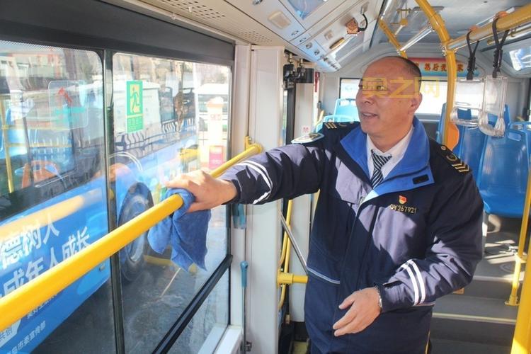 巴士驾驶员2008：操作指南，带你体验城市公交生活