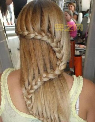 简单易学的编辫子教程,打造甜美时尚发型