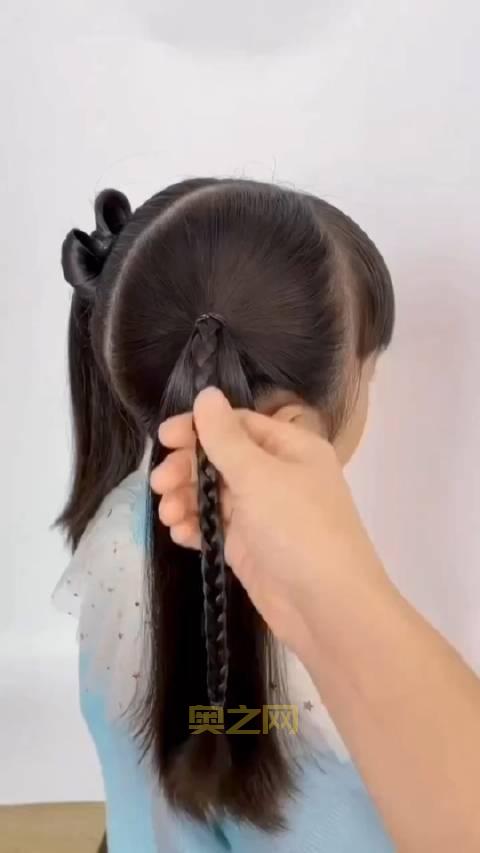 简单易学的编辫子教程，打造甜美时尚发型