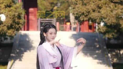 美女玩家倾情演绎热血传奇主题曲，古风RAP点燃青春回忆！