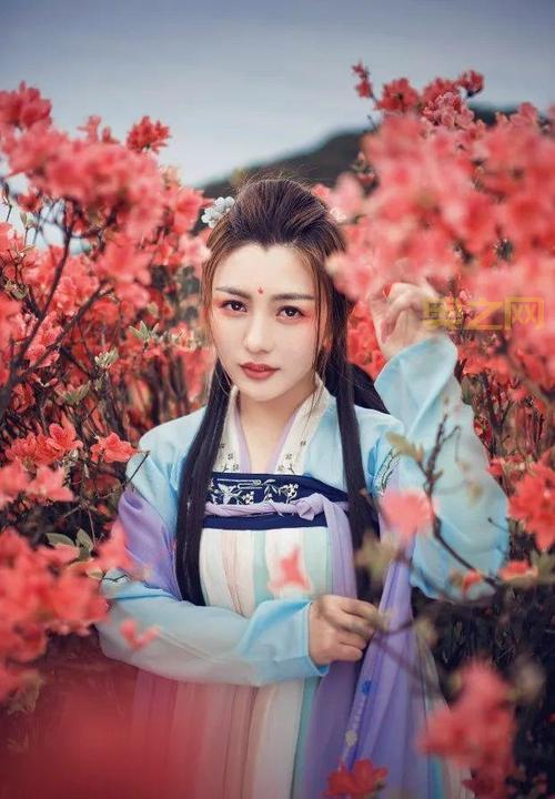 美女玩家倾情演绎热血传奇主题曲,古风RAP点燃青春回忆!