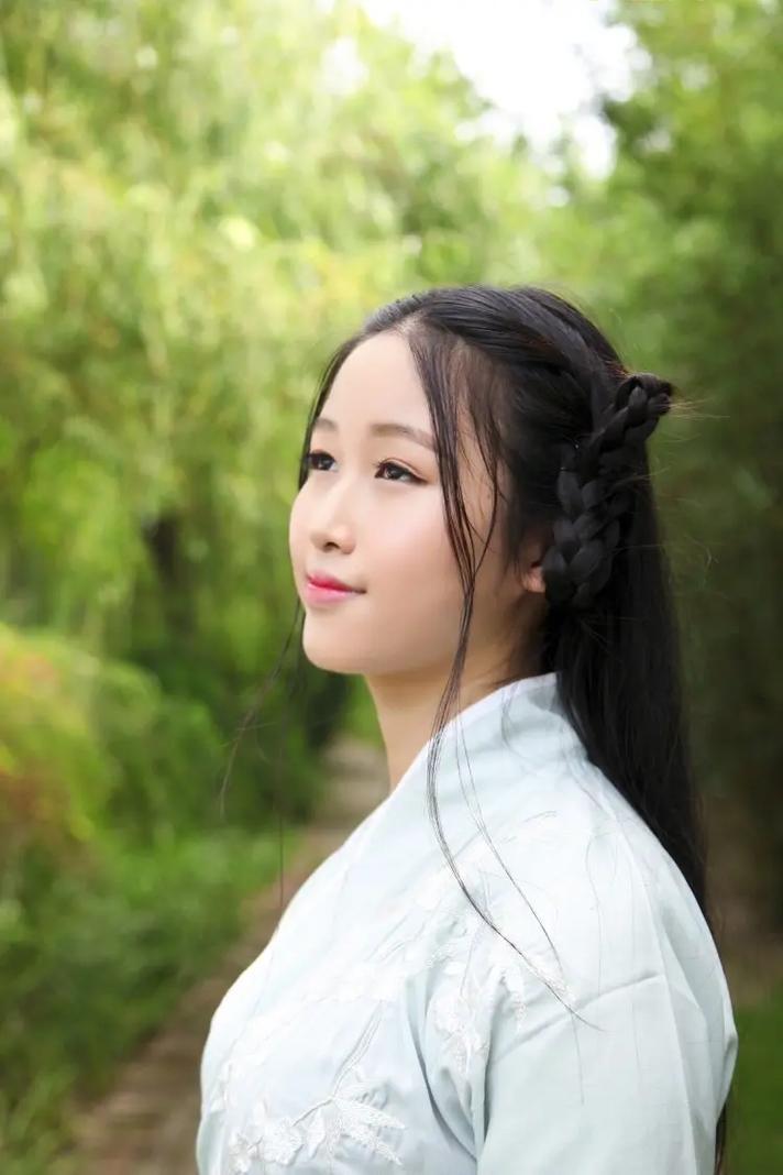 美女玩家倾情演绎热血传奇主题曲,古风RAP点燃青春回忆!