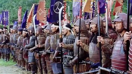 从冷兵器到火器时代，战争发生了哪些变化？