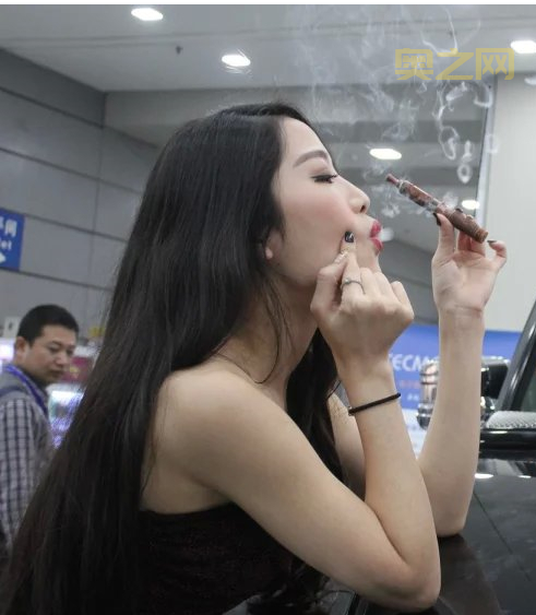 吸烟怎么吐烟圈？新手也能轻松掌握的技巧