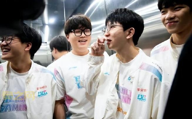 代号S10互动影像揭晓，英雄联盟电竞新剧火热来袭