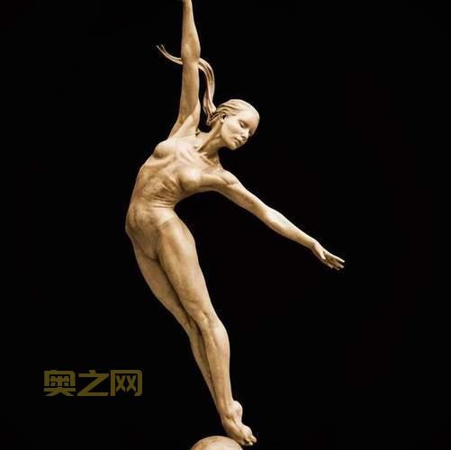 人体艺术的魅力：如何通过摄影与雕塑展现人体之美