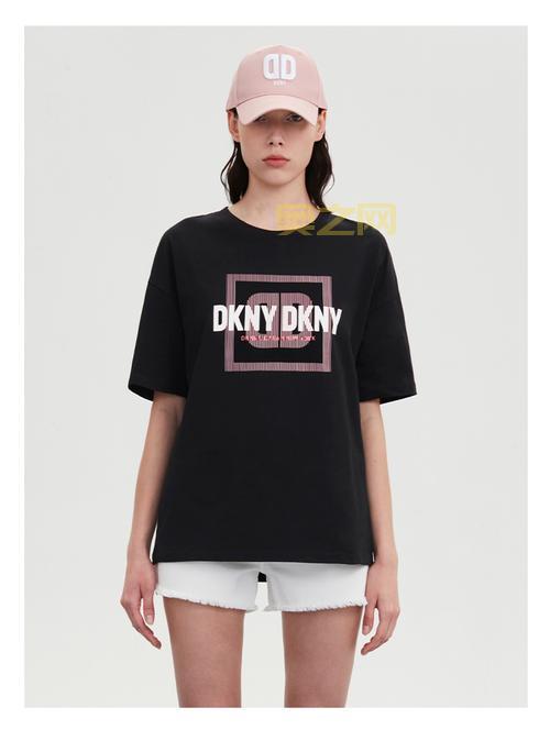 DKNY（唐可娜儿）是什么品牌？了解其独特风格