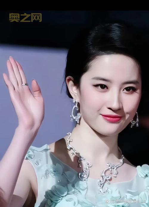 2014年全球最美脸蛋出炉：NANA蝉联榜首，刘亦菲范冰冰跻身前列