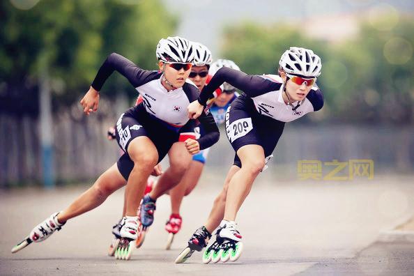 初音速：街头风轮滑竞速，体验音乐与竞技的融合