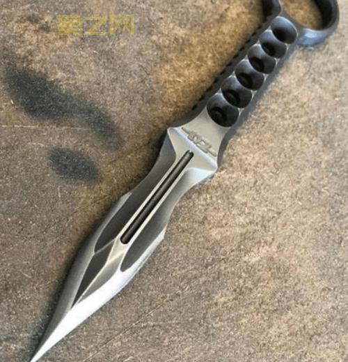 男街霸pk用什么武器厉害?这几款武器让你战力飙升!