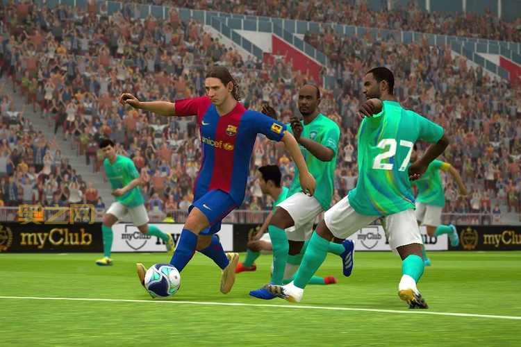 PES2014游戏评测：打造真实足球体验的经典之作