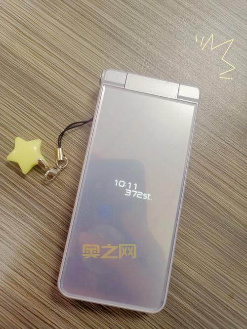 夏普翻盖手机：经典与创新的完美结合