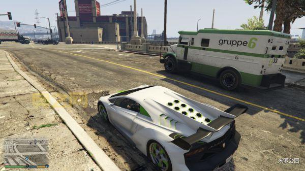 gta5车内做运动怎么才能看全？大神教你一招！