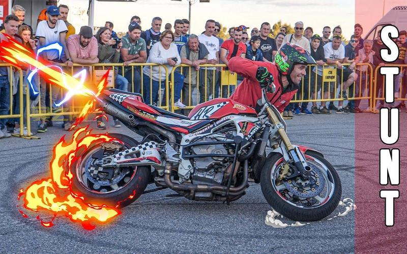 摩托特技表演：惊险刺激的视觉盛宴