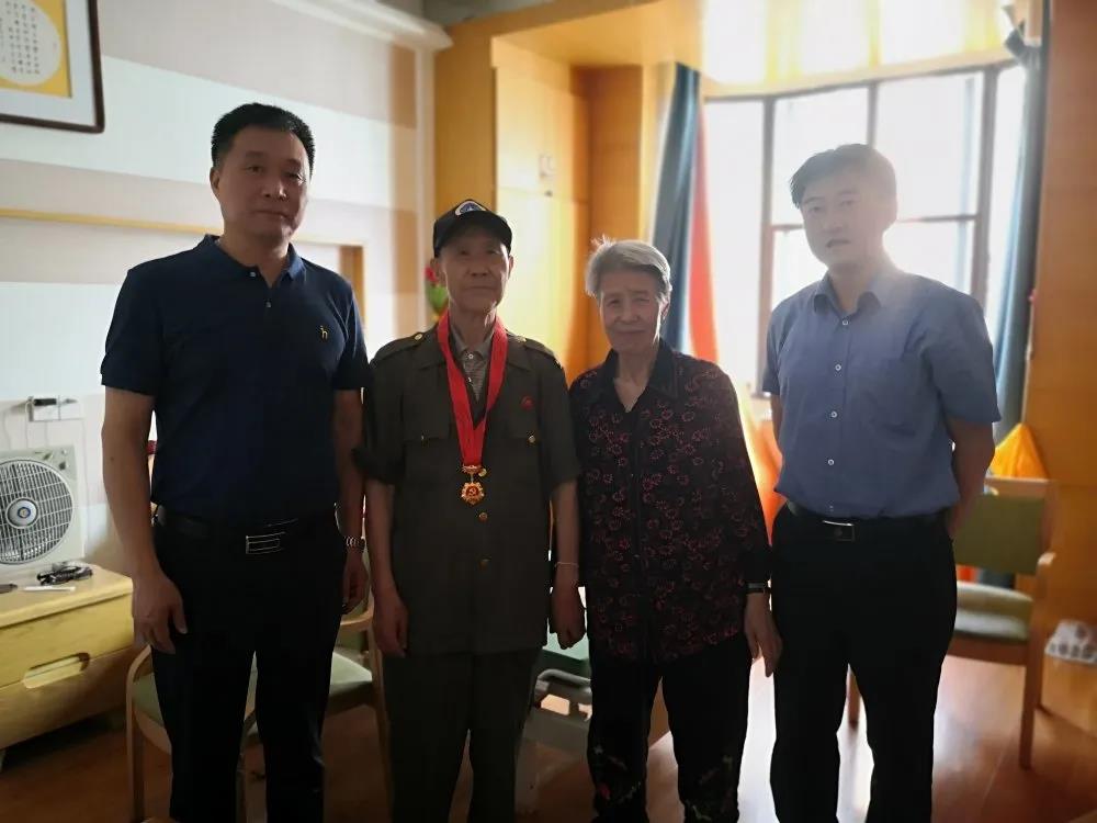 安庆市检察院 走访慰问 离退休老党员_走访慰问退休老干部