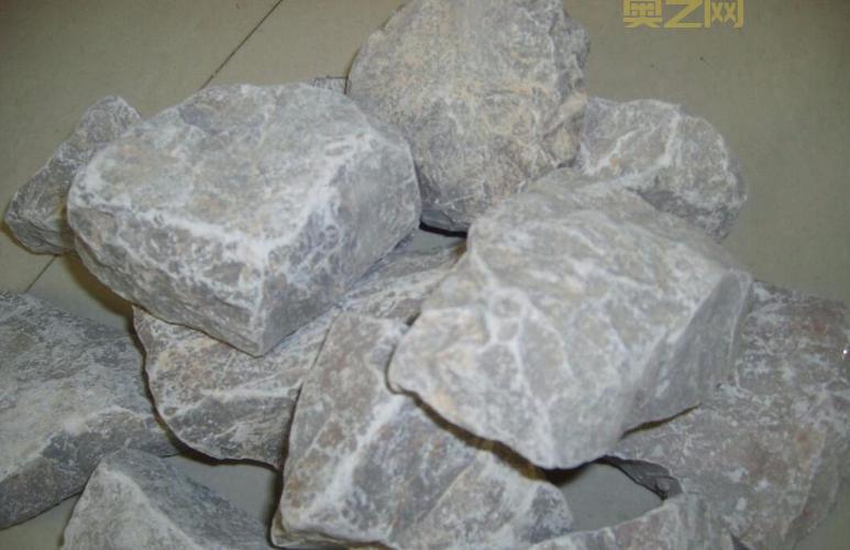 如何选择优质石灰石粉?从成分到加工全面解析