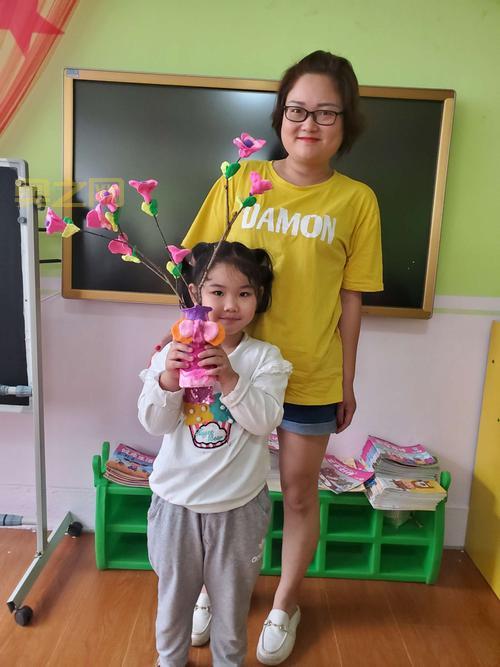 社区亲子科普活动,一起动手制作神奇的液体彩虹