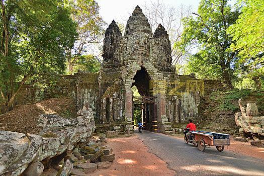 大吴哥大全：领略柬埔寨通王城的历史与文化