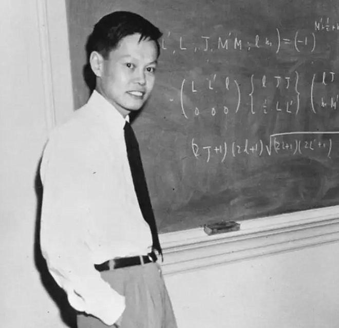 杨振宁 诺贝尔物理学奖 宇称不守恒_杨振宁被赶出清华