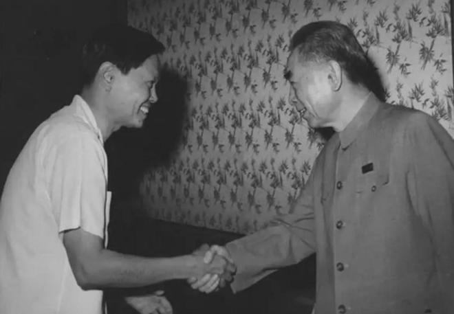 杨振宁 诺贝尔物理学奖 宇称不守恒_杨振宁被赶出清华