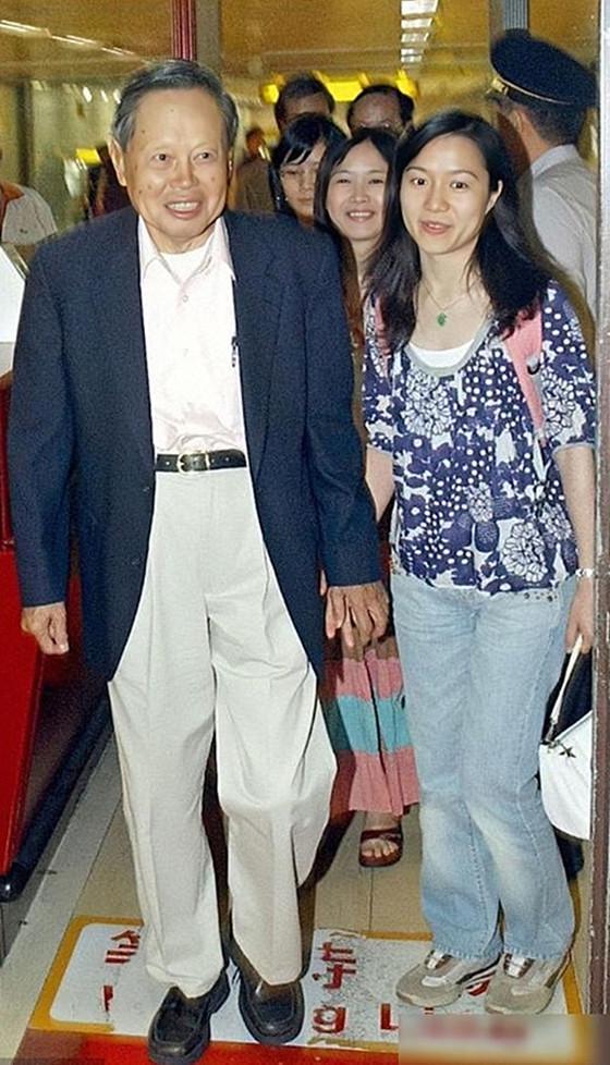 杨振宁被赶出清华_杨振宁 诺贝尔物理学奖 宇称不守恒