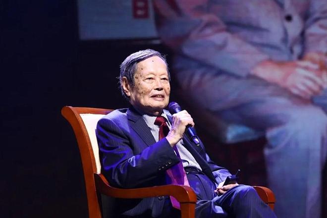 杨振宁被赶出清华_杨振宁 诺贝尔物理学奖 宇称不守恒