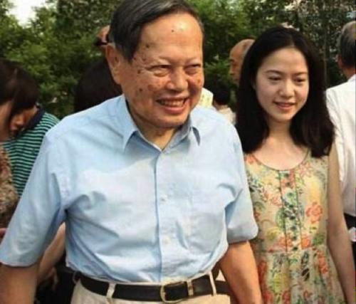 杨振宁：丑闻缠身，被世人恶意诋毁的背后，藏着怎样的真相？