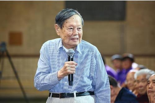 杨振宁国籍争议与贡献_杨振宁99岁生日研讨会_杨振宁被赶出清华