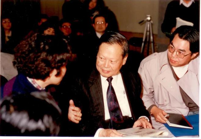 杨振宁被赶出清华_杨振宁99岁生日研讨会_杨振宁国籍争议与贡献