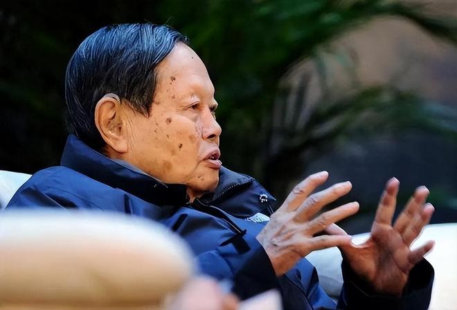杨振宁被赶出清华_杨振宁 诺贝尔物理学奖 争议