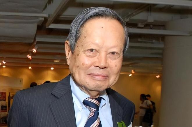 杨振宁 诺贝尔物理学奖 争议_杨振宁被赶出清华