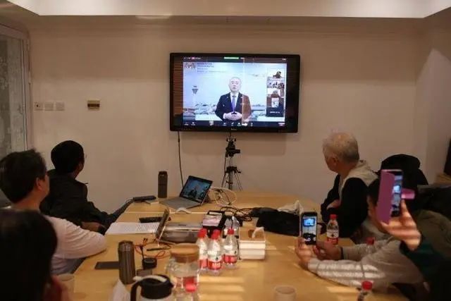 马航英语新闻_马航失联7周年家属坚守希望_马航MH370家属不放弃寻找