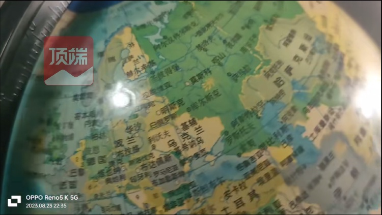 马航MH370失联事件 家属十年等待 栗二有诗歌寻找儿子_马航英语新闻