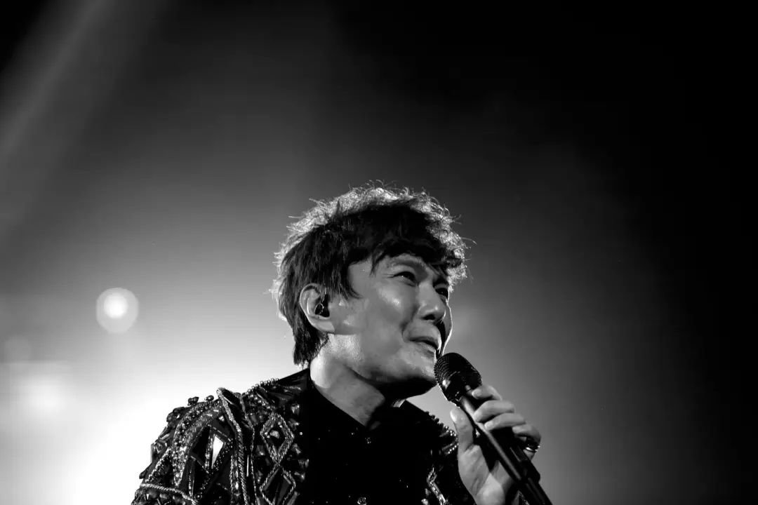 张信哲零绯闻不炒作_张信哲爱国_情歌王子张信哲音乐生涯