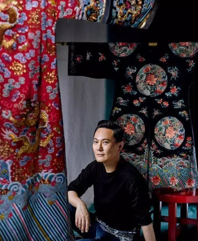 情歌王子张信哲音乐生涯_张信哲零绯闻不炒作_张信哲爱国