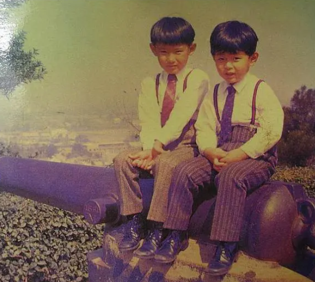 情歌王子张信哲音乐生涯_张信哲零绯闻不炒作_张信哲爱国