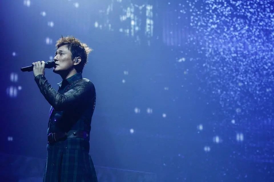 情歌王子张信哲音乐生涯_张信哲爱国_张信哲零绯闻不炒作