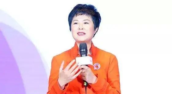 张泉灵的演讲稿_央视才女张泉灵病退_央视女主播张泉灵离职