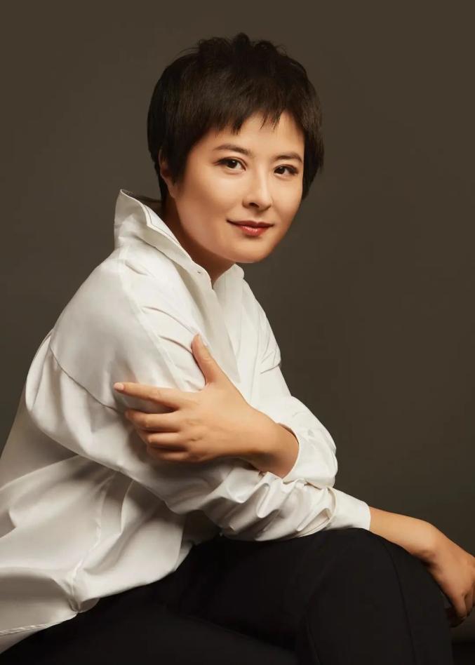 央视才女张泉灵病退_央视女主播张泉灵离职_张泉灵的演讲稿