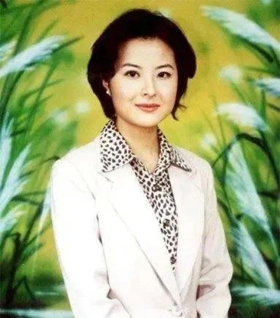 央视才女张泉灵病退_张泉灵的演讲稿_央视女主播张泉灵离职