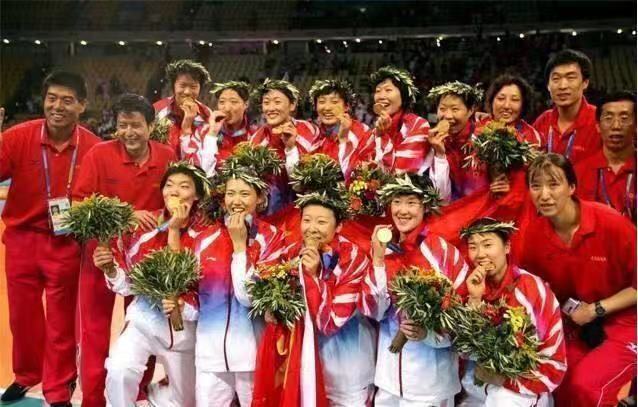 曾经元老级女排球员为爱嫁德国老公，如今离婚独自打工养女儿