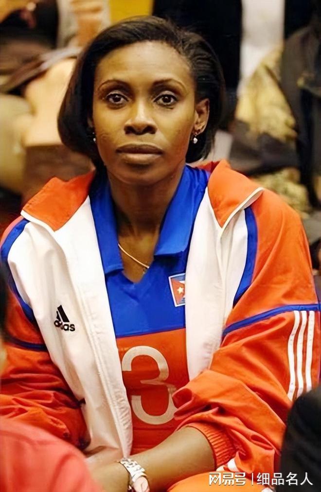 女排杨晓君的丈夫_杨晓君 中国女排三连冠 老女排队员