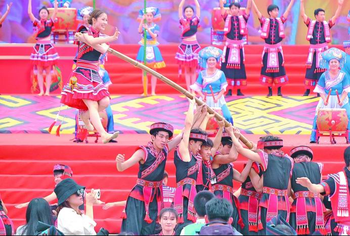 武鸣壮族三月三文化旅游节_广西武鸣县新闻_武鸣壮族非遗文化展示