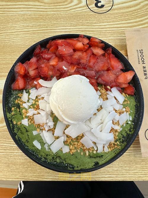 滑冰场冰面用什么食物？揭秘从牛奶到现代科技的演变