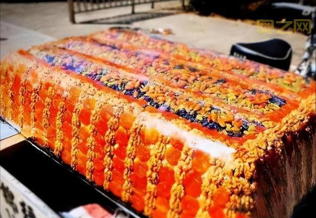 切糕是什么？了解新疆传统美食的历史与做法