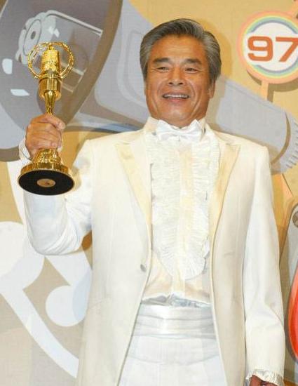 雷洪的五位老婆照片_雷洪演艺生涯经历_雷洪72岁再婚