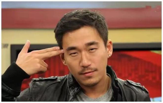 张国立对赌协议 华谊 张默父亲_张国立与前妻