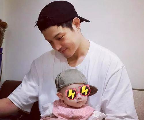 寇家瑞帅气_寇世勋父子合照_寇家瑞个人经历